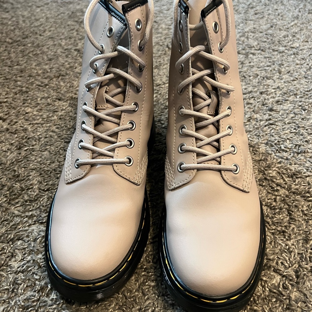 Women’s Doc Martens Zavala boots